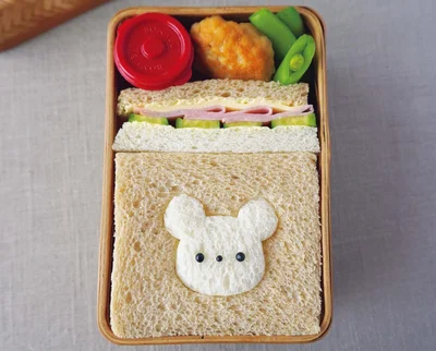クマさんのはめ込みサンド弁当