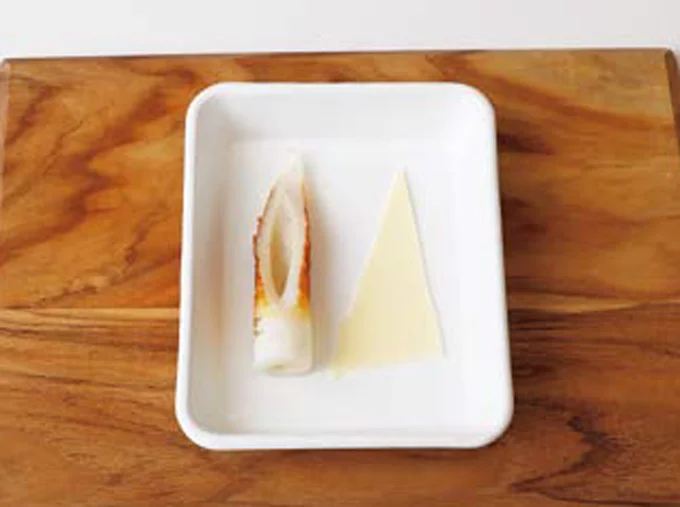 ちくわは対角線で斜めに切る