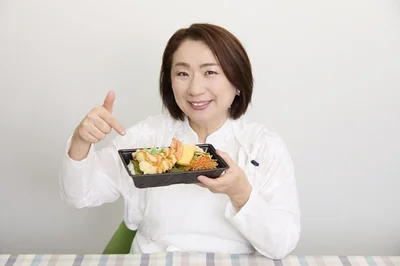 上島亜紀先生が「大海老天のり弁当」を徹底チェック！