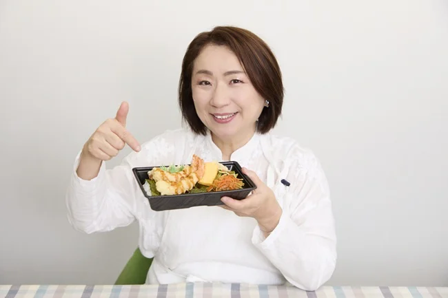 上島亜紀先生が「大海老天のり弁当」を徹底チェック！
