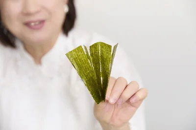 のり弁用に特注している切れ目入りの海苔