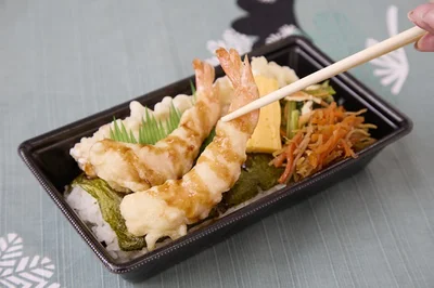 「大海老天のり弁当」（670円）