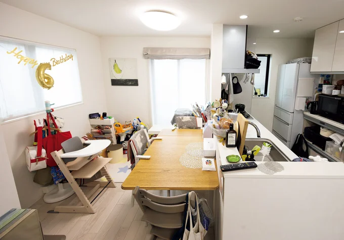 【BEFORE】遊ぶ場所としまう場所が離れ過ぎで子どもが戻せない……