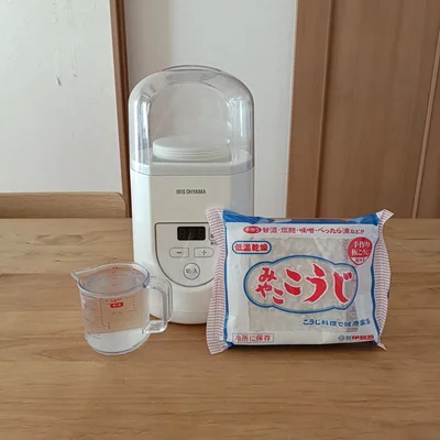 ヨーグルトメーカーで甘酒を作っています