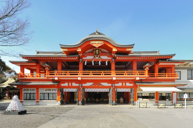 毎年63万人以上の人々が初詣に訪れる千葉神社