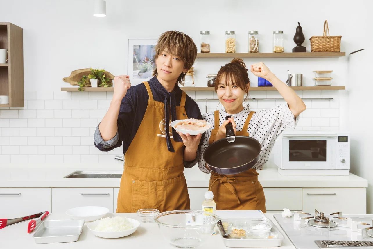 【けいみーママ】 ホントに10分？」NEWS小山慶一郎＆みきママ姉弟の“フライパン完結”激