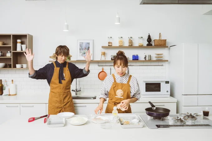 手を上げて「俺はやれることだけ手伝う！」宣言