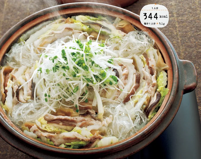 〆まで食べても400kcal台！白菜の甘味が引き立つ「豚肉と白菜の中華風重ね蒸し鍋」