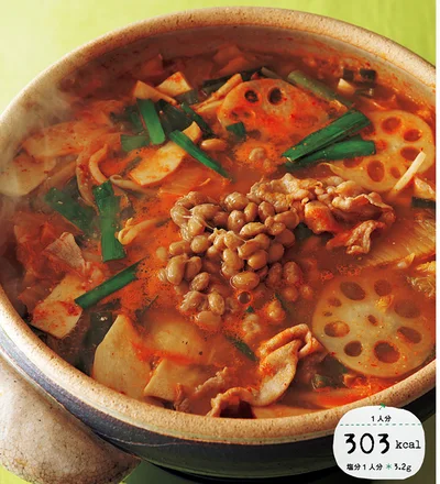 れんこん、エリンギ、納豆！食感の違いが楽しい「納豆キムチ鍋」