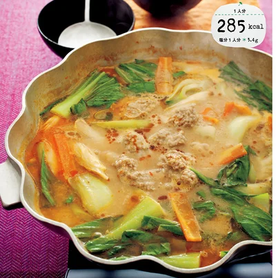 〆のあえそばも楽しみ！豆板醤がピリッときいた「ピリ辛坦坦ごまみそ鍋」