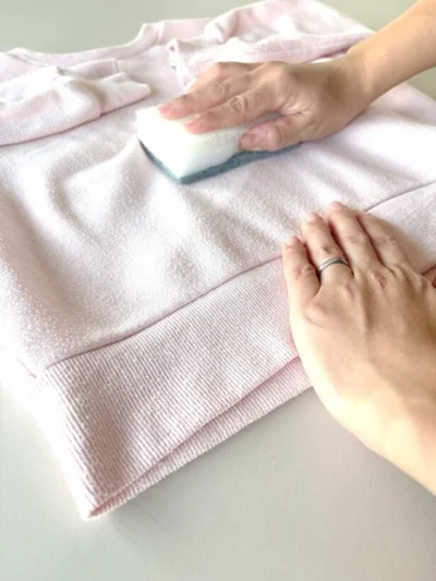 一方向にスーッと数回滑らせるイメージで（次へ▶︎もっと目が粗いものの場合は？）