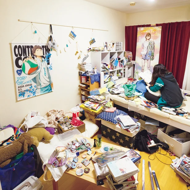 集めすぎる人たちの「ネ申ーKAMI－収納術」vol.3 「大量のうた☆プリ缶バッジを飾りたいシャイニーさん」の場合