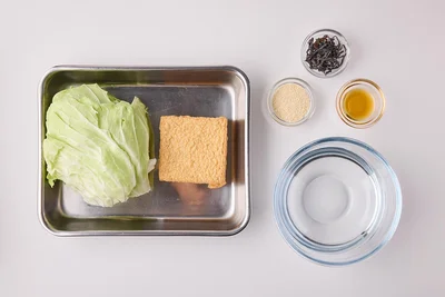 キャベツは手でちぎることで味がよくしみる