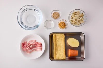 仕上げに好みで七味唐辛子をふっても