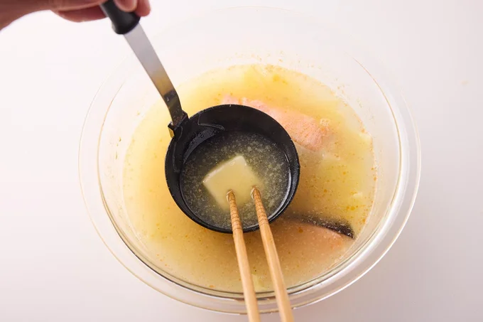 Bを加え、混ぜて溶かす