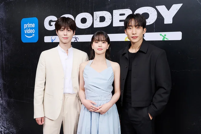 3人の息の合った演技が話題に