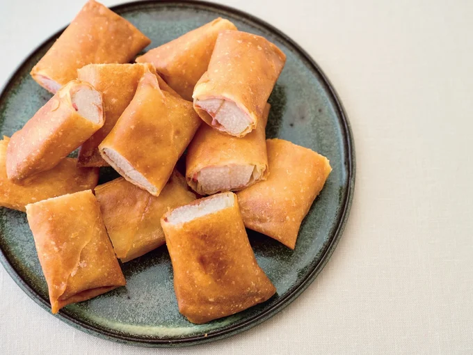 長いもの梅ベーコン春巻き