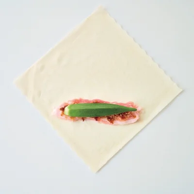 オクラと豚バラのおかかみそ春巻き