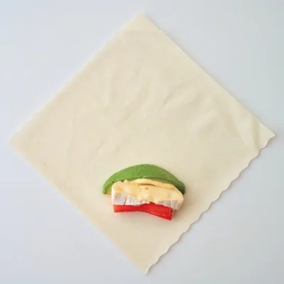 アボかまのカマンベール春巻き