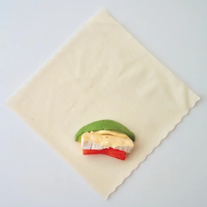 アボかまのカマンベール春巻き