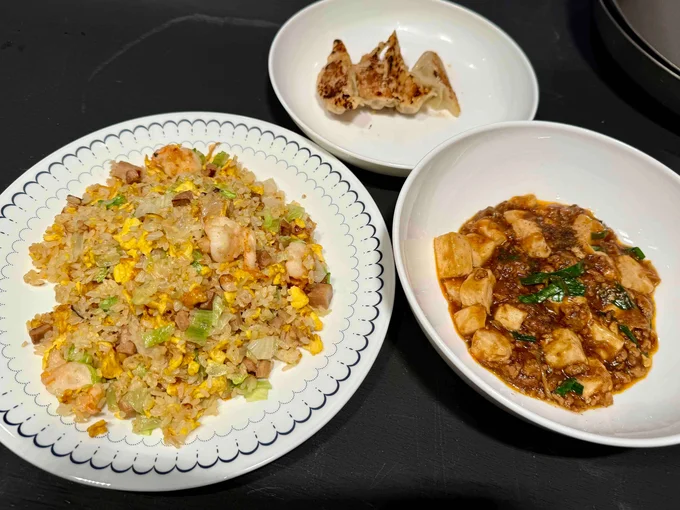 コレールフライパンで作った炒飯、餃子、麻婆豆腐