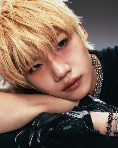 日本人で青森出身のケンシンさん。グループのムードメーカー！