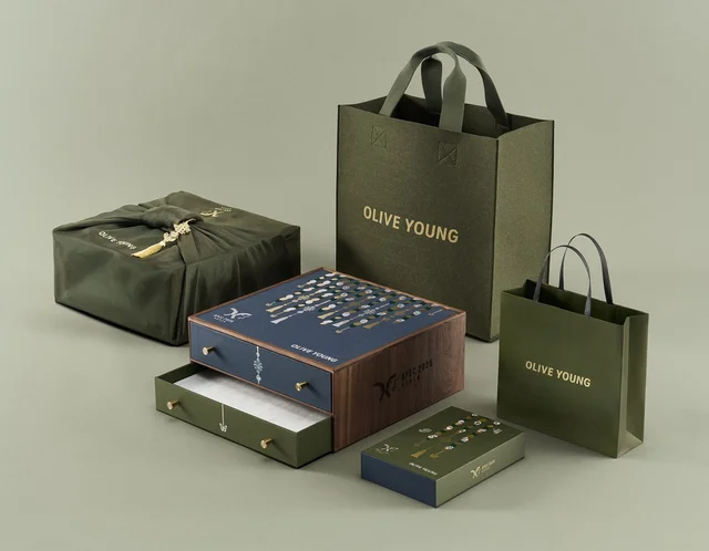 【話題】APEC首脳陣も魅了!?「オリーブヤング韓国コスメギフト」の気になる中身は？日本でも買える？