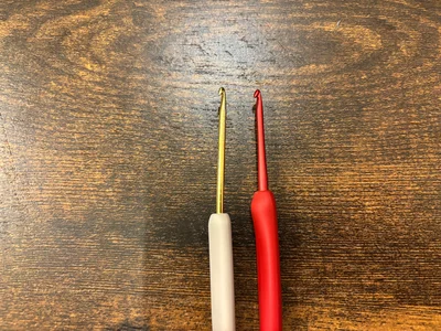 かぎ針、100均と比較。かぎ針 『ETIMO Red(エティモレッド) かぎ針セット 赤』