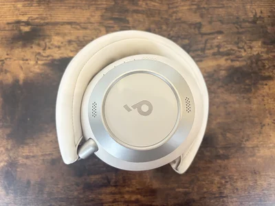 畳めるのがいい！Anker Soundcore Space One Pro