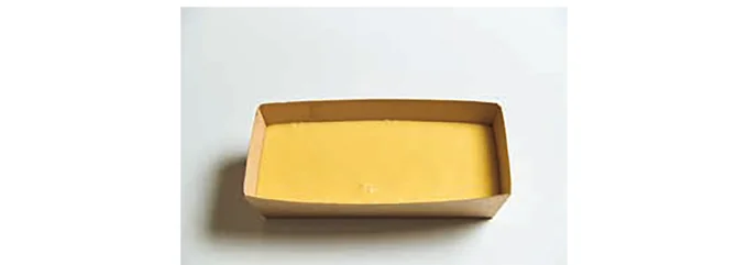 型に流し入れ、170℃のオーブンで10分焼く