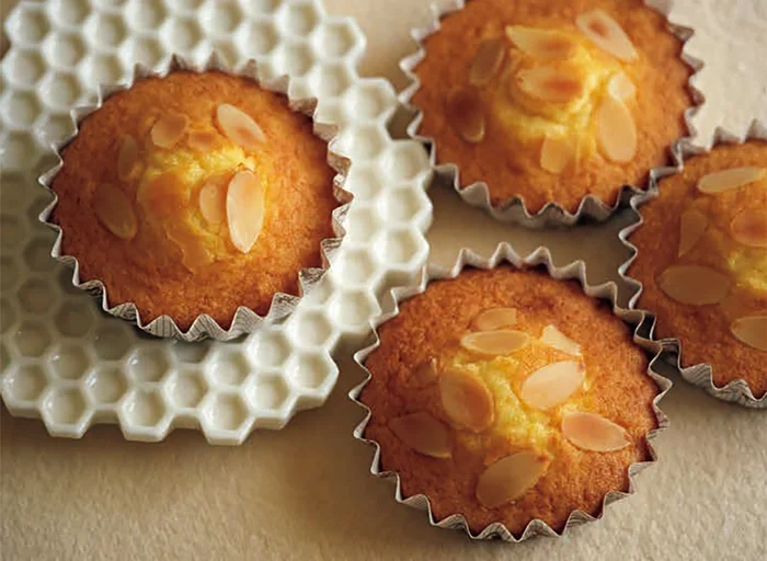 どこか懐かしい味わい。しっとり焼き上げる「マドレーヌ」