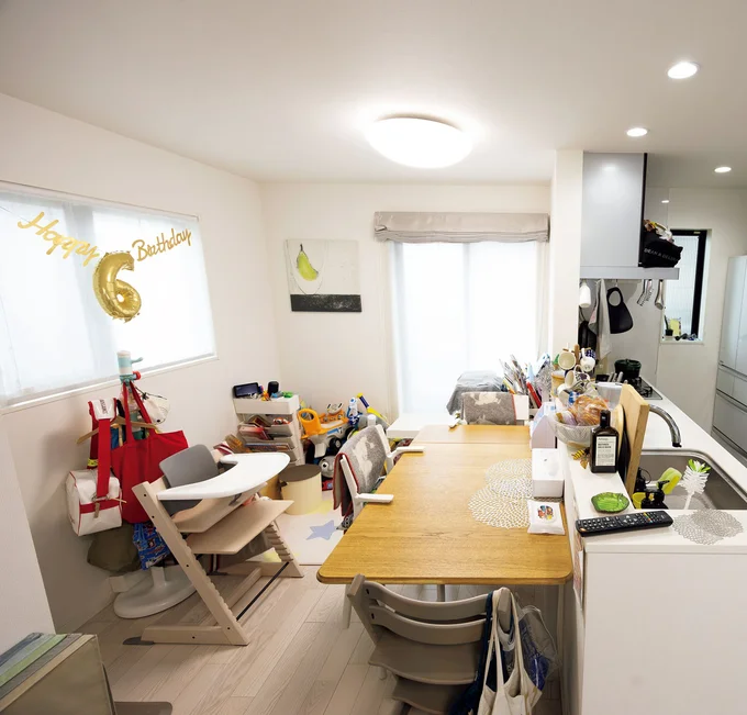 【BEFORE】ダイニングテーブルやいすの使い勝手が悪い……（AFTER画像は次へ）