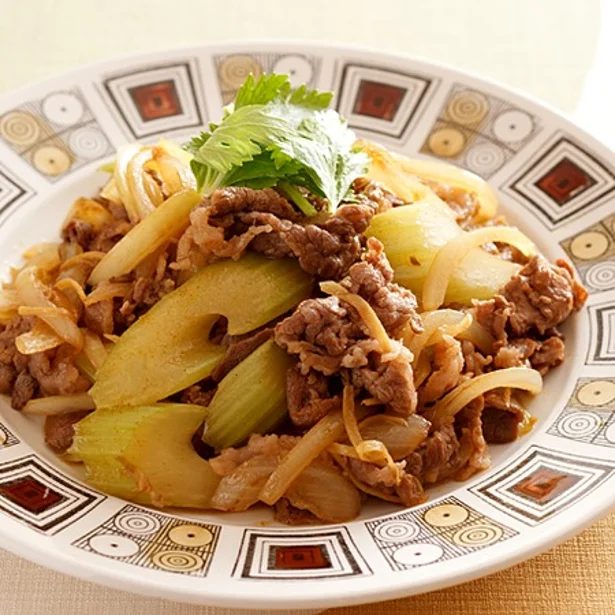 決め手はカレー粉！ スパイシーな味わいがクセになる牛肉の炒めもの5選