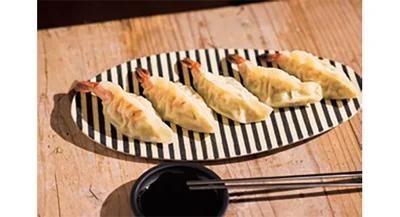 えびを丸ごと包んだ豪華な蒸し餃子