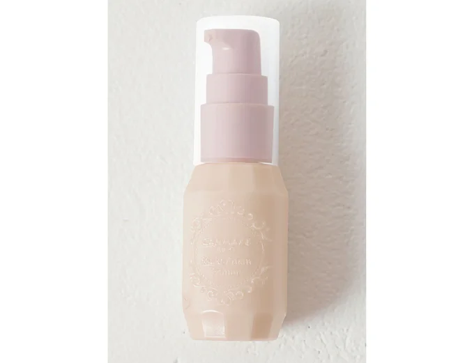 ツヤと透明感が増し増し!「キャンメイク」のモイストプリズムプライマー 01 ライトベージュを使用