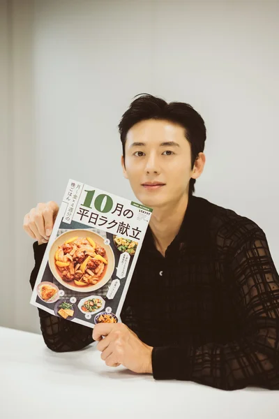 料理をするのも食べるのもお好きということで、「帰国したらレタスクラブのレシピを見て料理を作ります！」とおっしゃってくださいました