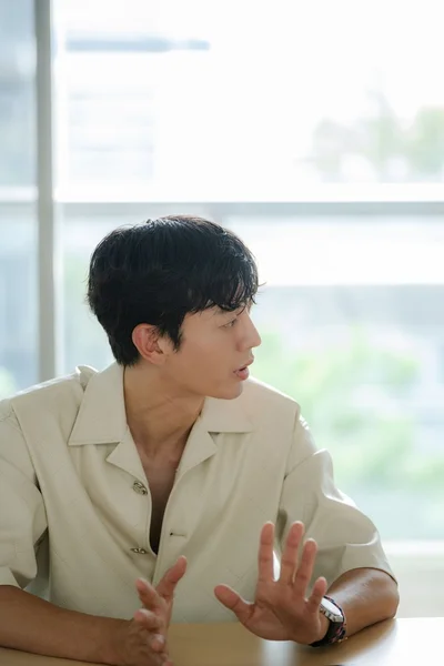 ストーカーという難しい役についてどう演じたのかを真剣に語ってくれたイ・ジフン（▶次へ）