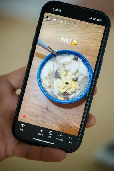 トックが入ったやさしい味のスープも！（▶次へ）