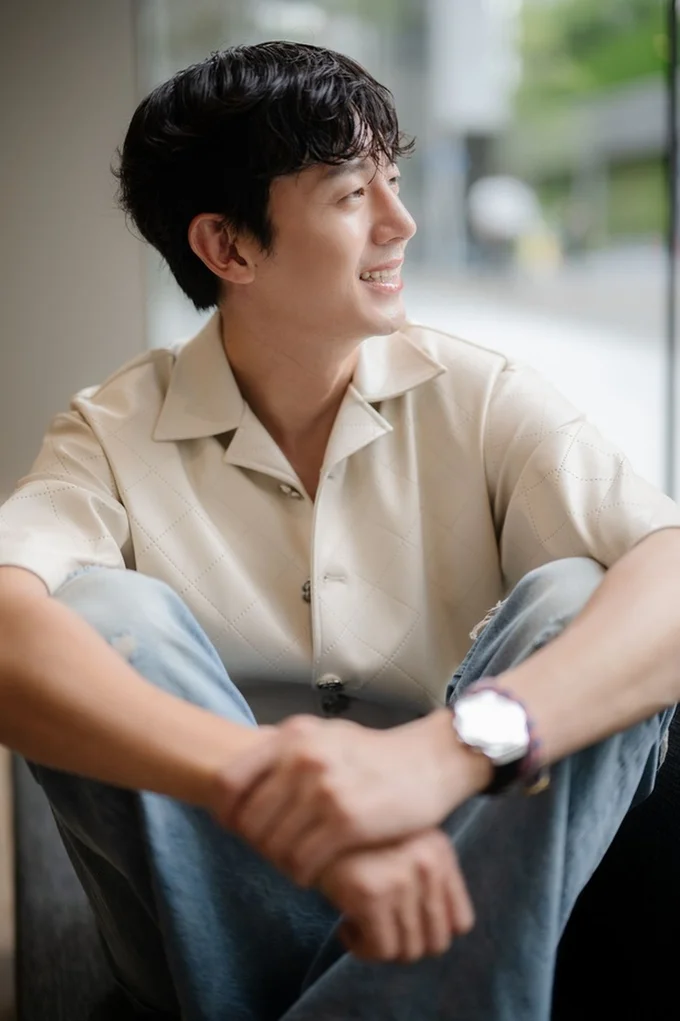 「ありがとうございます」など、時折日本語も話してくれたイ・ジフンさん（▶次へ）