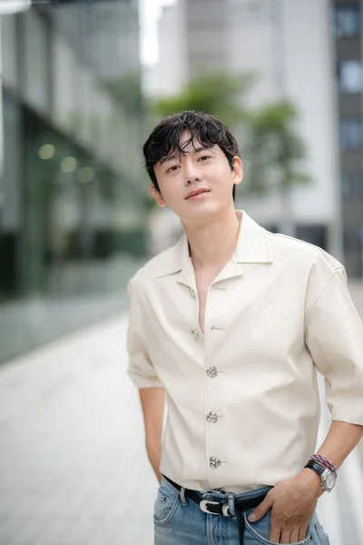 今回の映画は自分がやらなければ、と思ったそうです（▶次へ）