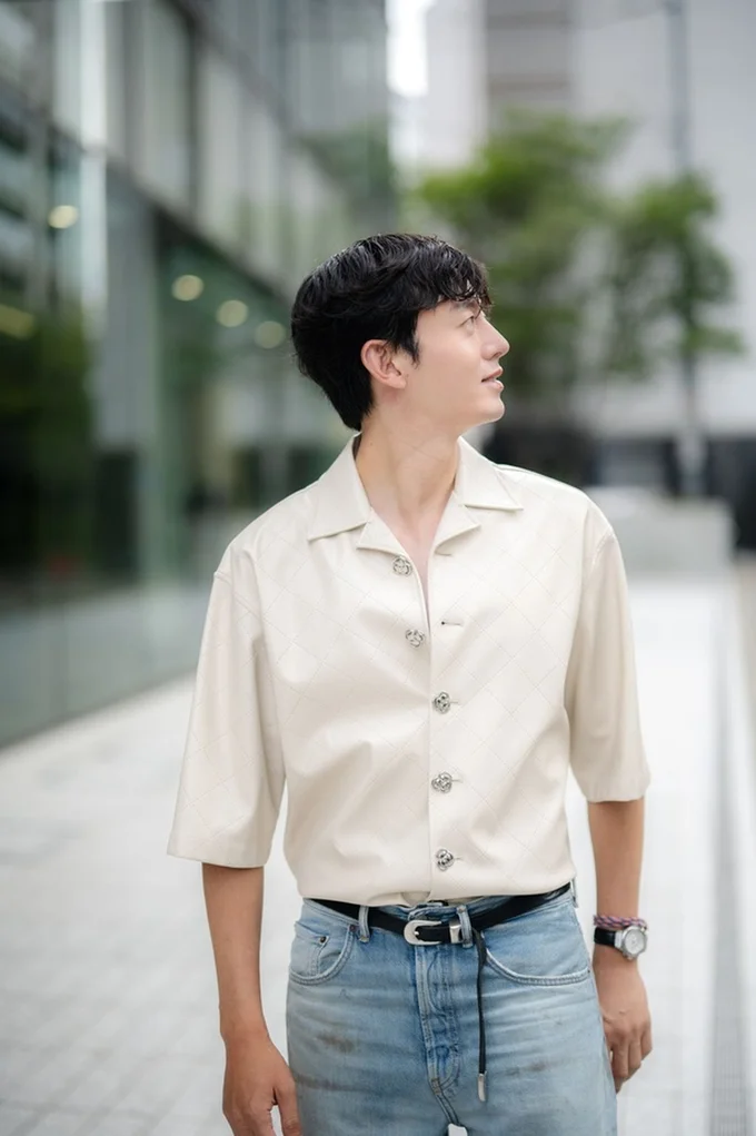 多忙なスケジュールの中の撮影でしたが、たえずあたたかな空気が流れていました（▶次へ）