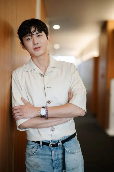 とにかく顔が小さいんです…（▶次へ）