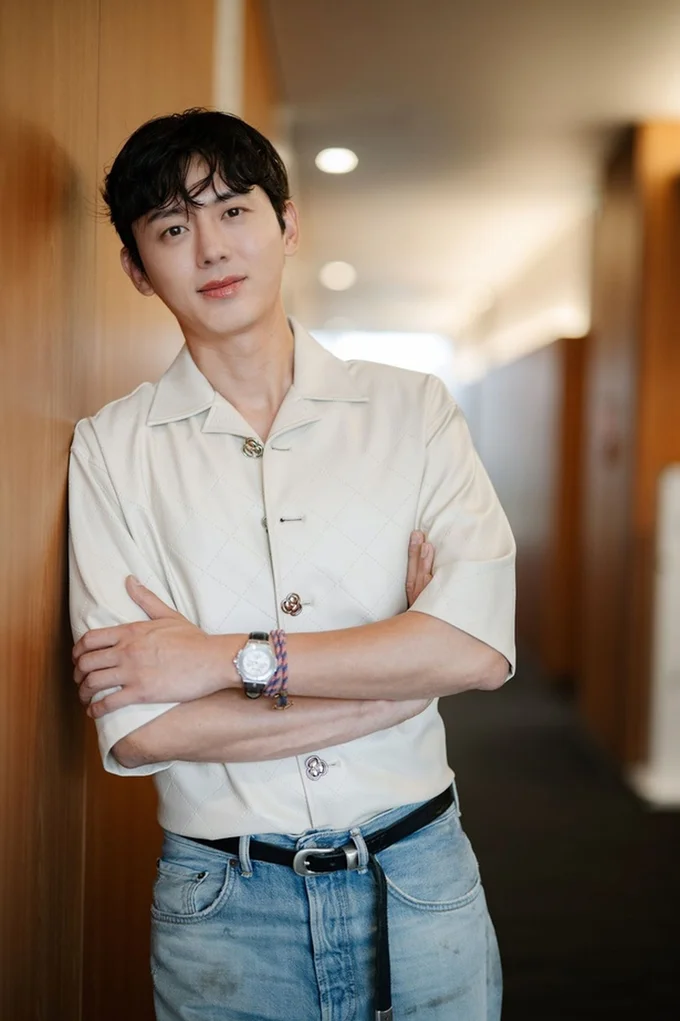 とにかく顔が小さいんです…（▶次へ）