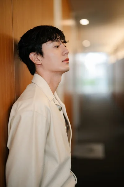 フェイスラインも素敵すぎるジフンさん（▶次へ）