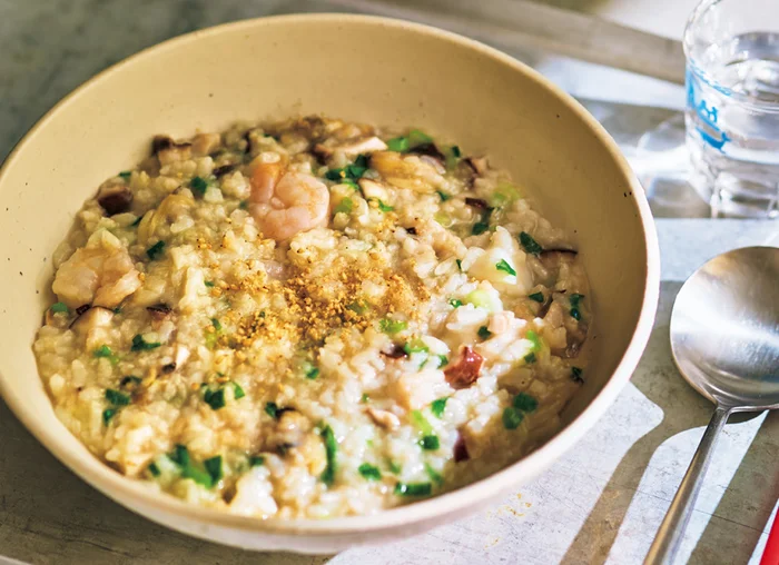 【韓国人オッパ セミのレシピ】おこげの香ばしさと滋味深い味わいが抜群の「海鮮おこげ粥」