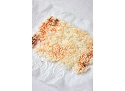 ラップをかけずに電子レンジで5分加熱し、粗熱をとる