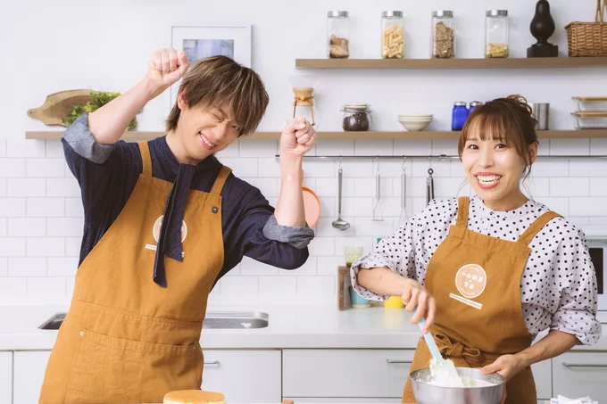 下準備中のみきさんの隣で、ソロでニャ〜!