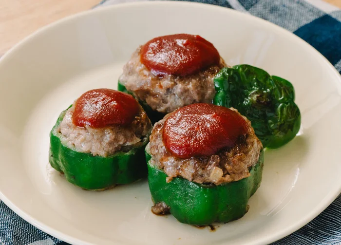 ひと口サイズで食べやすい「ピーマンの肉詰め」