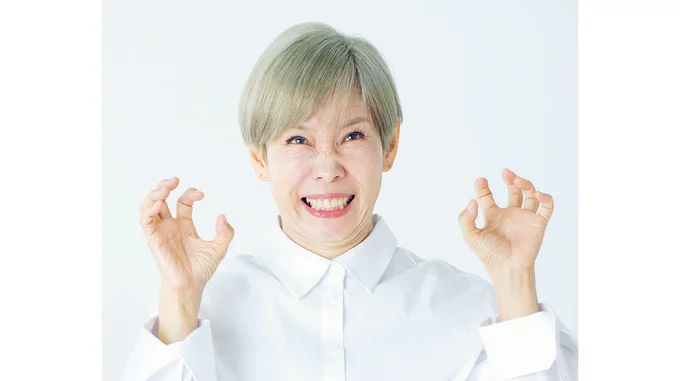 【お悩み】毛穴が目立つので埋めるようにファンデを塗り込むと、毛穴落ちします