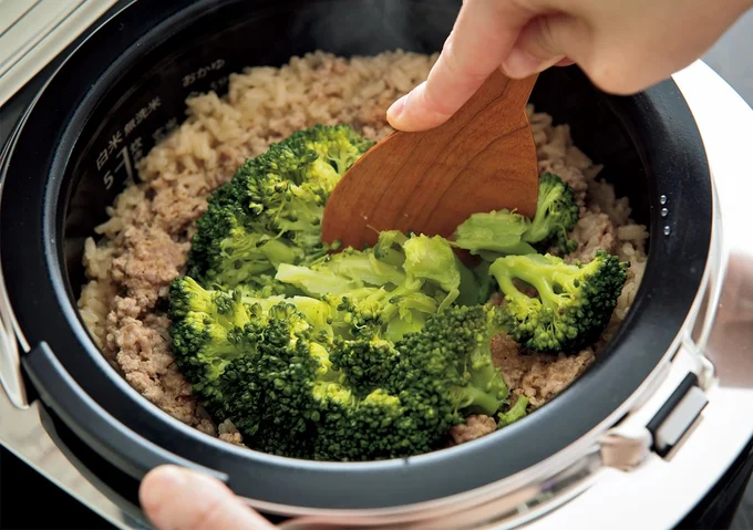 まるごと入れたブロッコリーはホロリと簡単にほぐれちゃう！